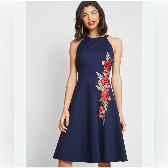 Liz Luxe by Mod Cloth Navy Sleeveless Halter Neck A Line Embroidered Dress Midi - Picture 2 of 13